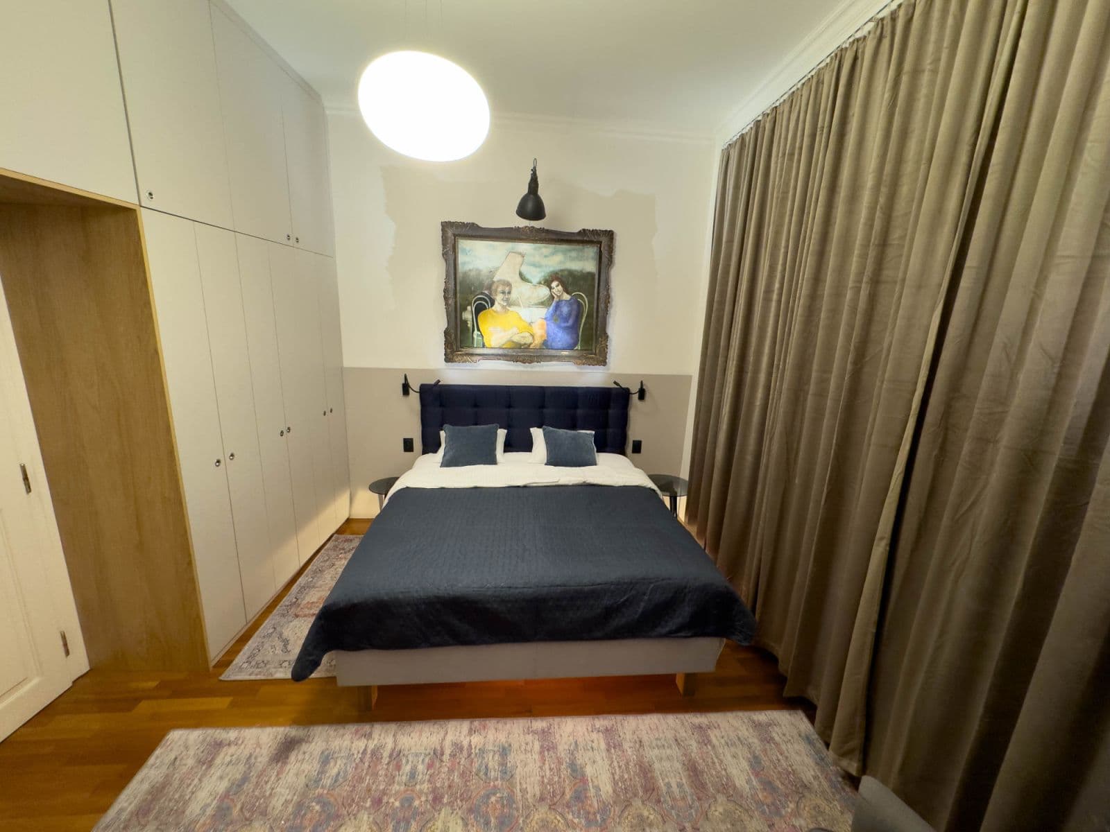 Pronájem bytu  40 m², Mostecká, Praha, Praha