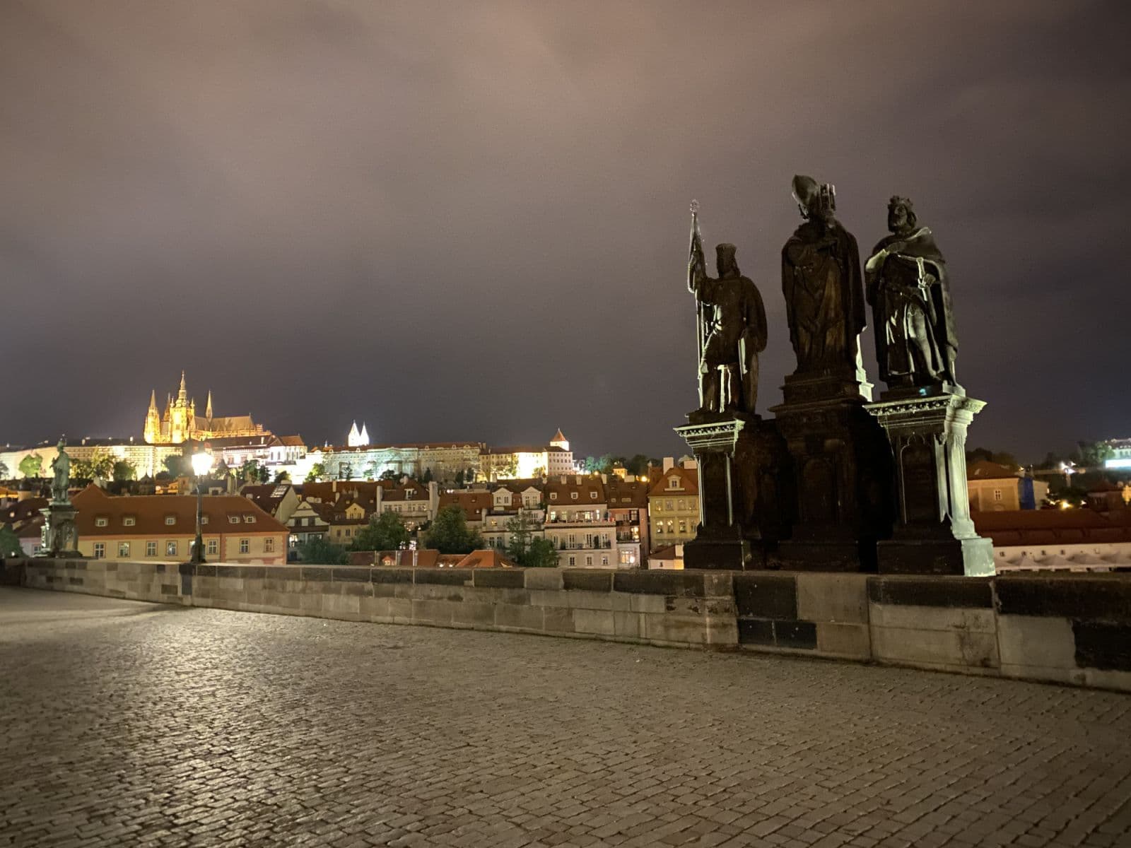 Pronájem bytu  40 m², Mostecká, Praha, Praha