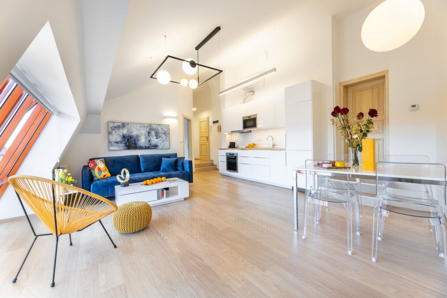 Pronájem bytu  75 m², Karlova, Praha, Praha