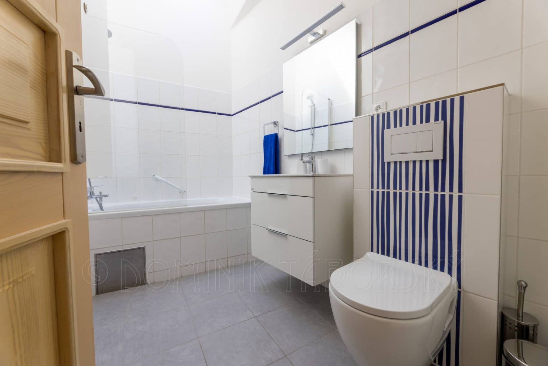 Pronájem bytu  75 m², Karlova, Praha, Praha