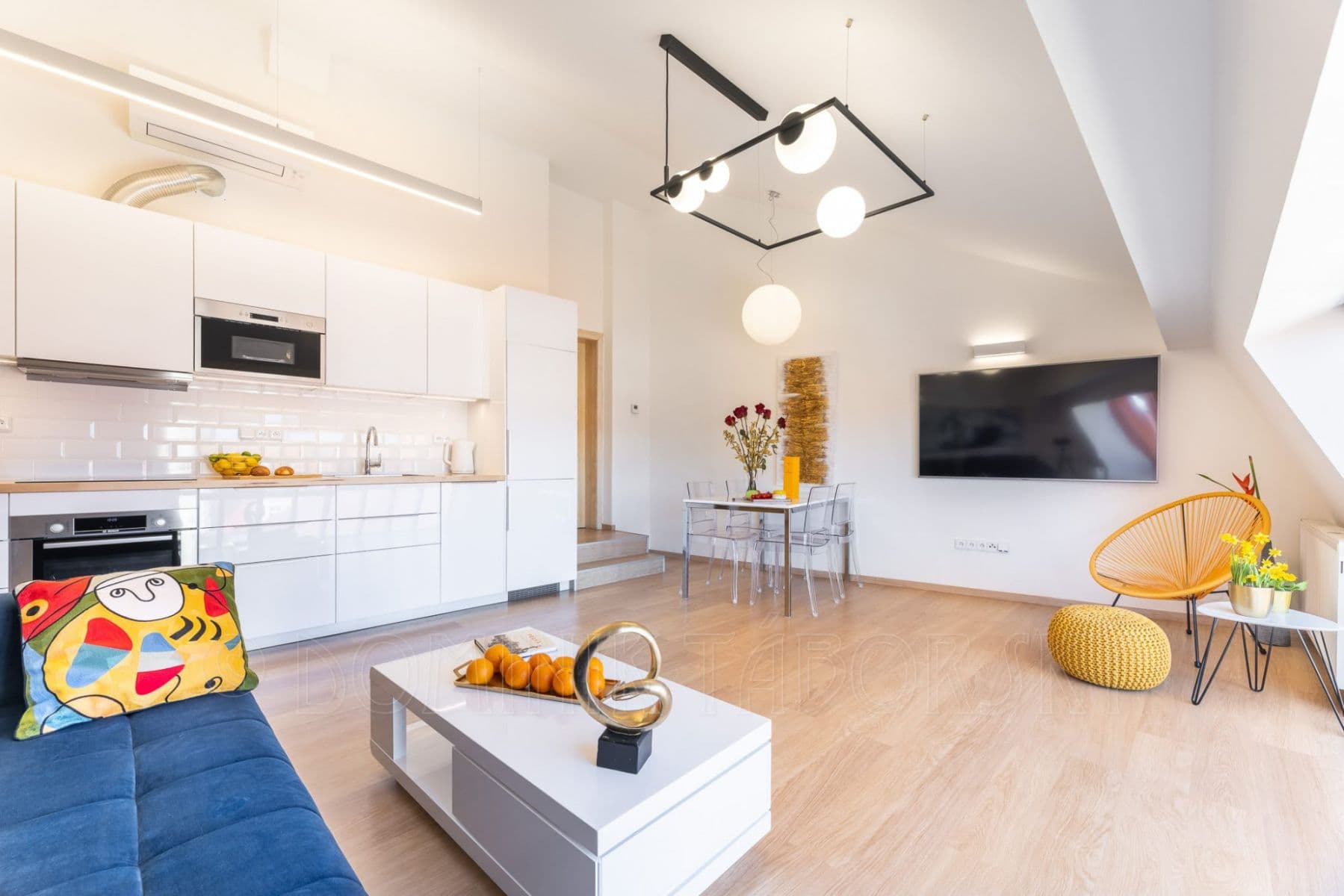 Pronájem bytu  75 m², Karlova, Praha, Praha