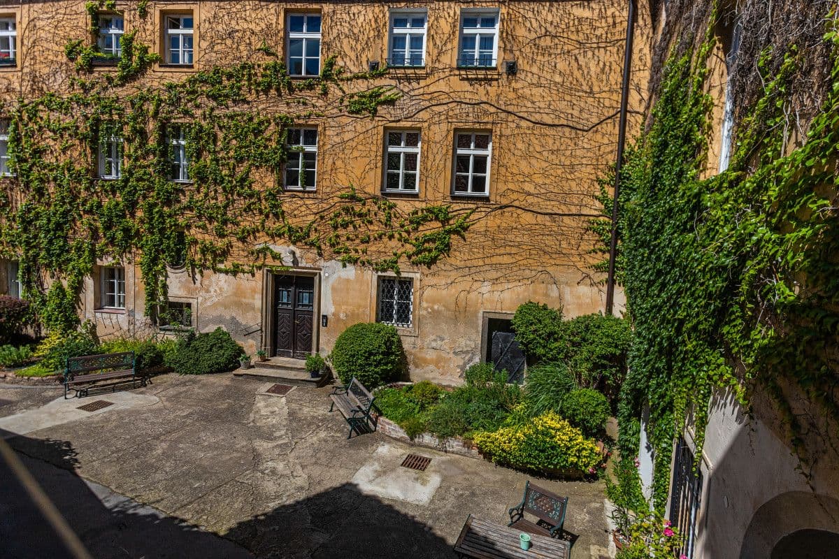 Pronájem bytu  50 m², U Obecního dvora, Praha, Praha