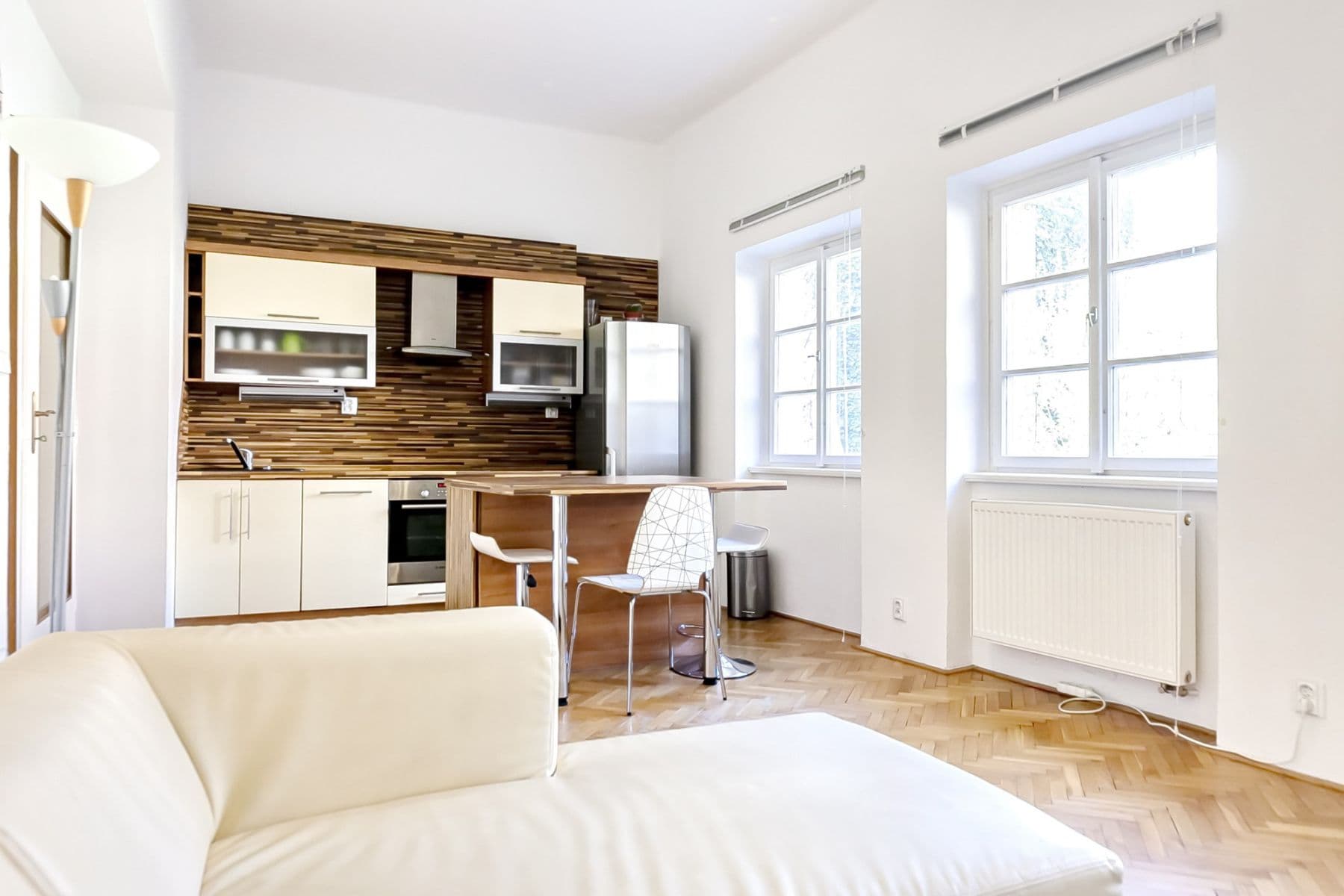 Pronájem bytu  50 m², U Obecního dvora, Praha, Praha