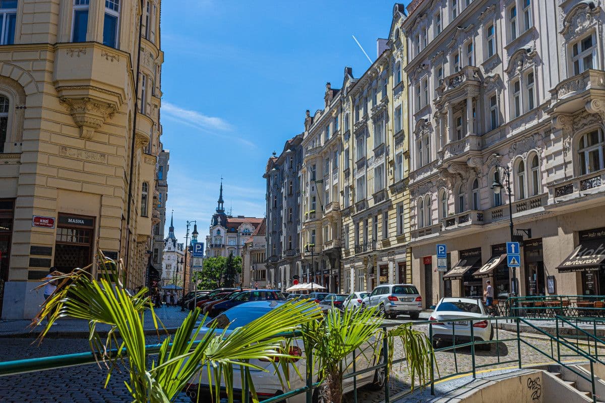Pronájem bytu  50 m², U Obecního dvora, Praha, Praha