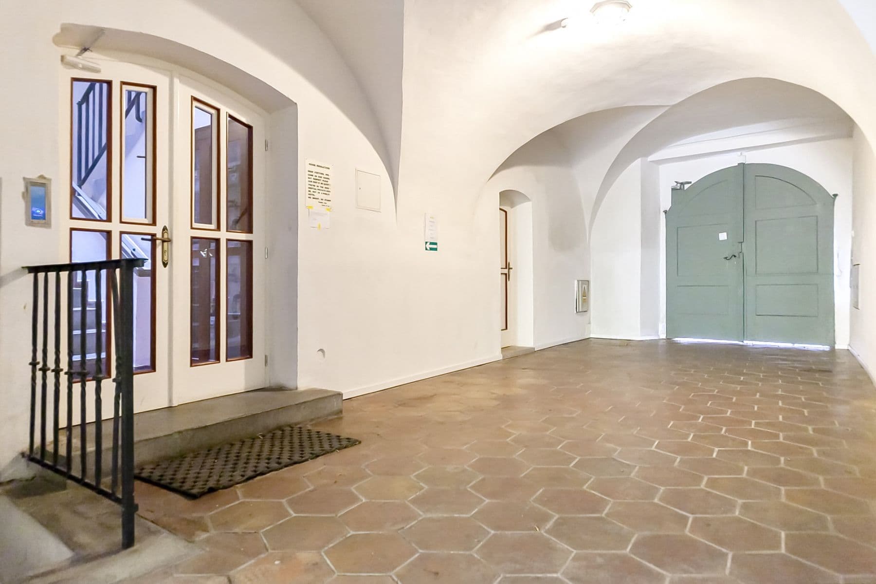 Pronájem bytu  50 m², U Obecního dvora, Praha, Praha