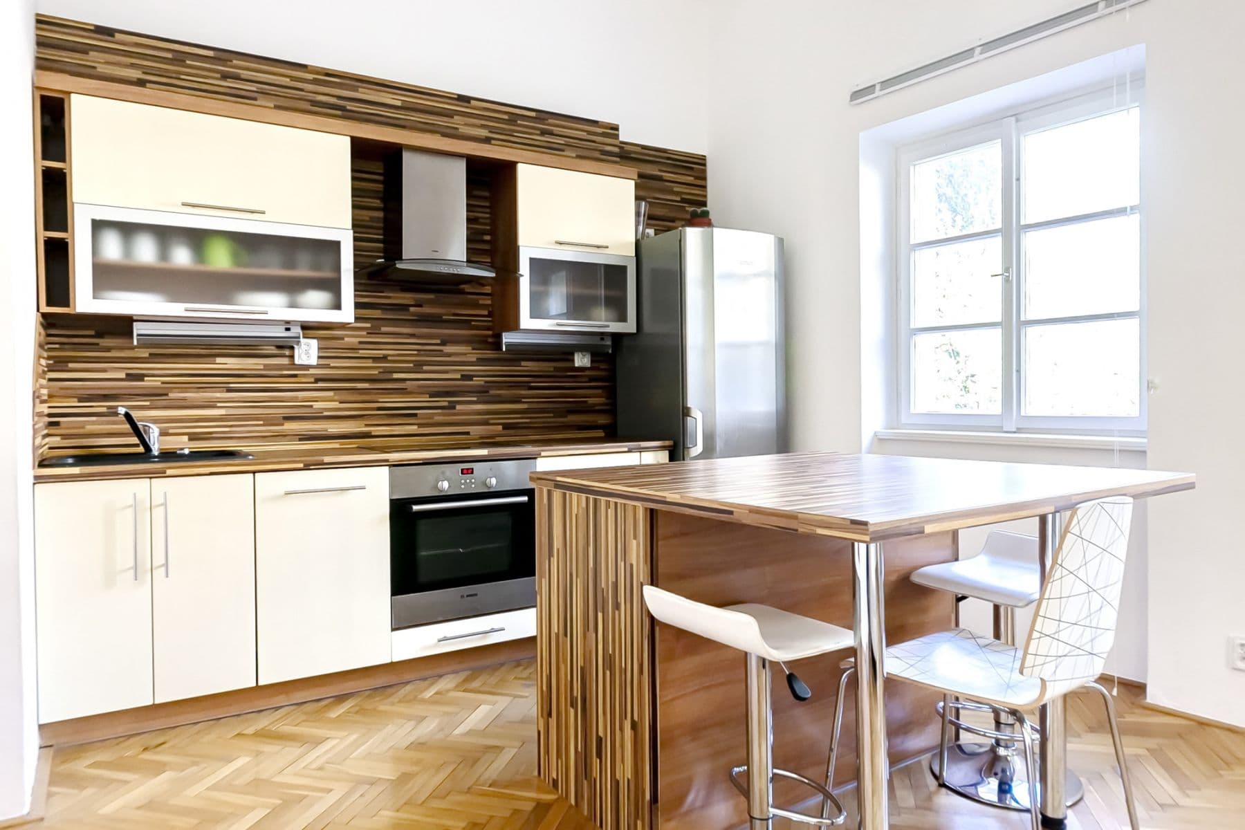 Pronájem bytu  50 m², U Obecního dvora, Praha, Praha