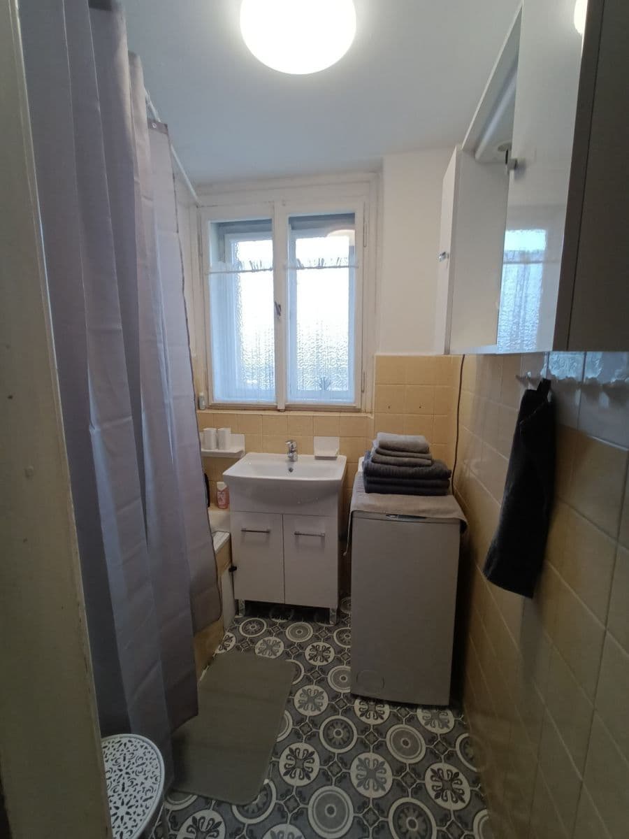 Pronájem bytu  100 m², Nad Václavkou, Praha, Praha