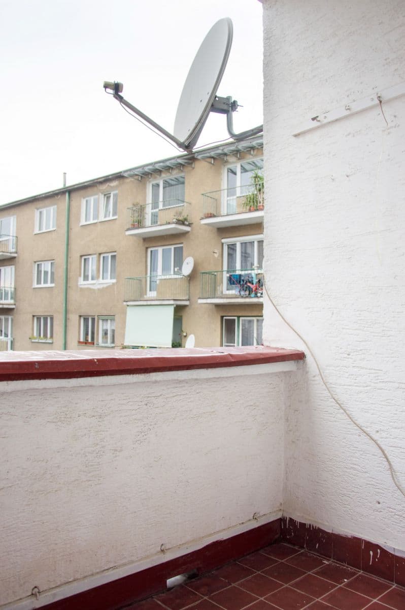 Pronájem bytu  30 m², Kúpeľná, Bratislava - mestská časť Staré Mesto, Bratislavský kraj