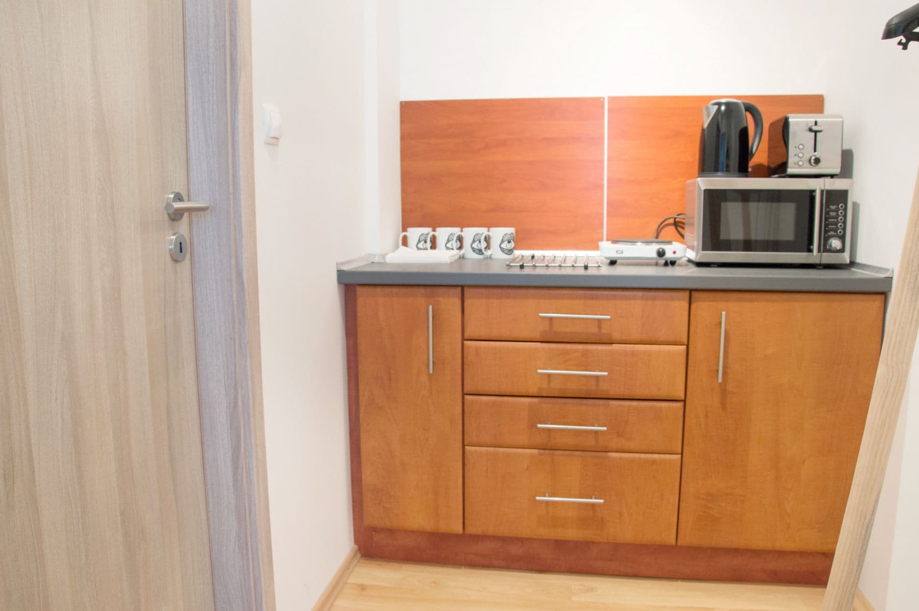 Pronájem bytu  30 m², Kúpeľná, Bratislava - mestská časť Staré Mesto, Bratislavský kraj