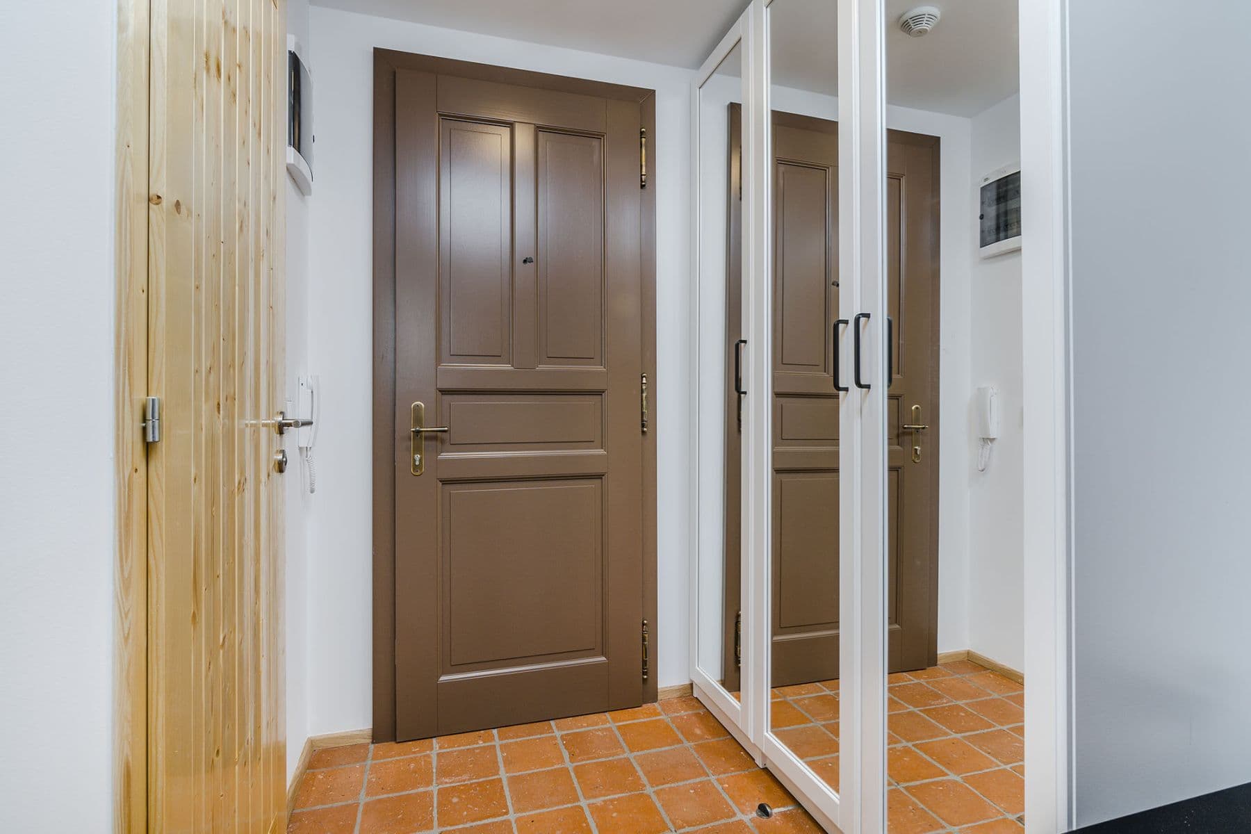 Pronájem bytu  41 m², Na Zámecké, Praha, Praha