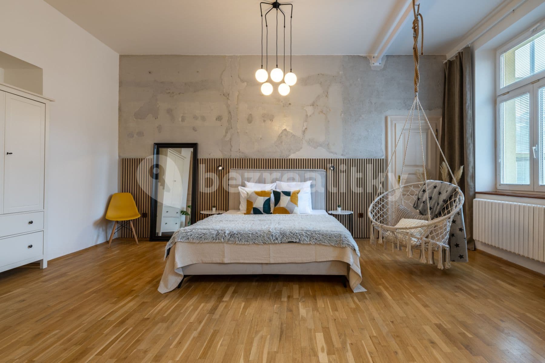 Pronájem bytu  160 m², Ruská, Praha, Praha