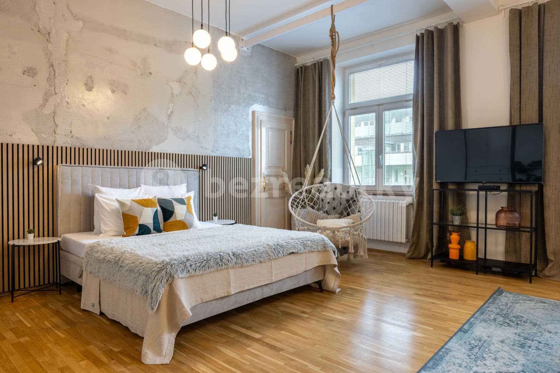 Pronájem bytu  160 m², Ruská, Praha, Praha
