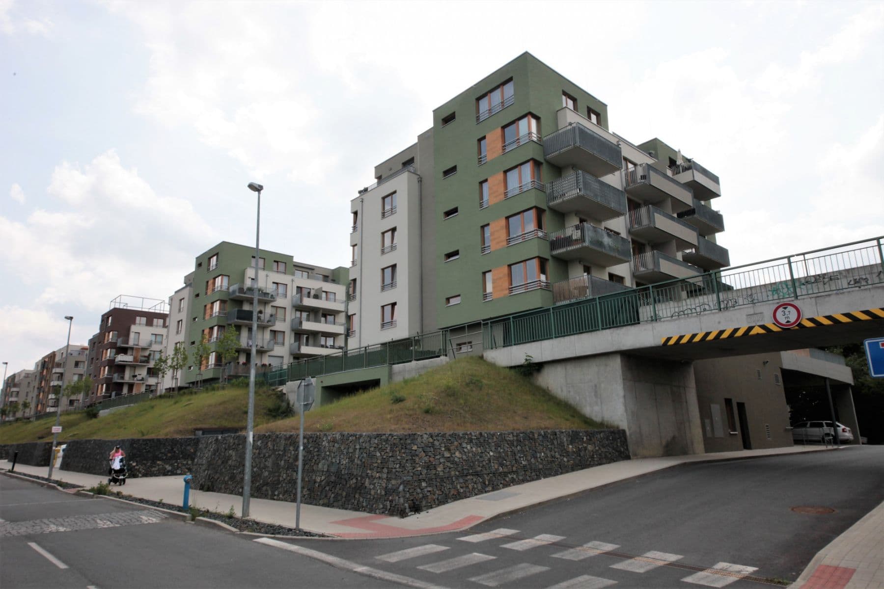 Pronájem bytu  35 m², Modrého, Praha, Praha