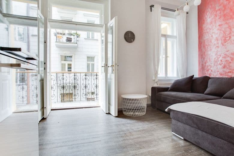 Pronájem bytu  80 m², Plaská, Praha, Praha