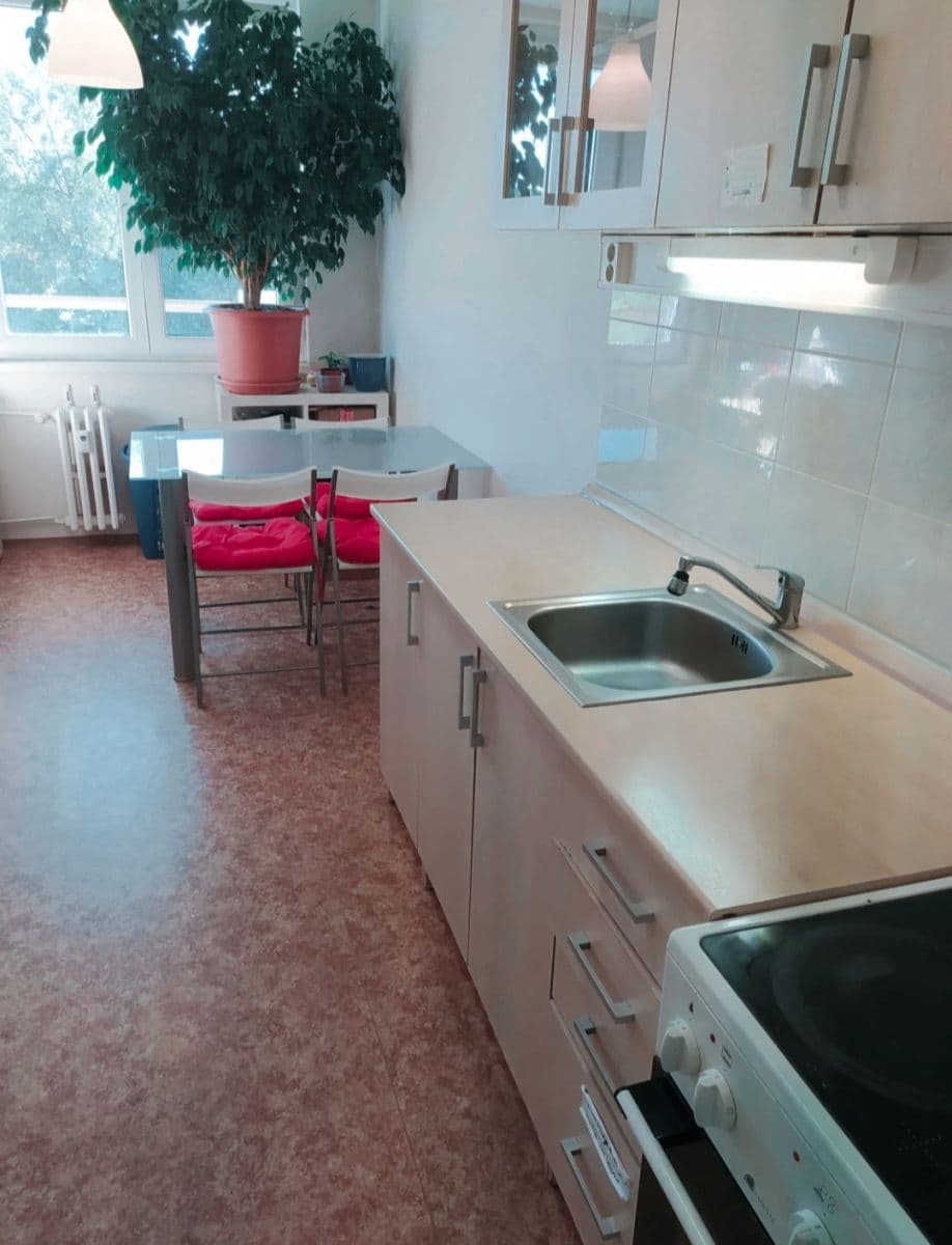 Pronájem bytu  80 m², Voskovcova, Praha, Praha