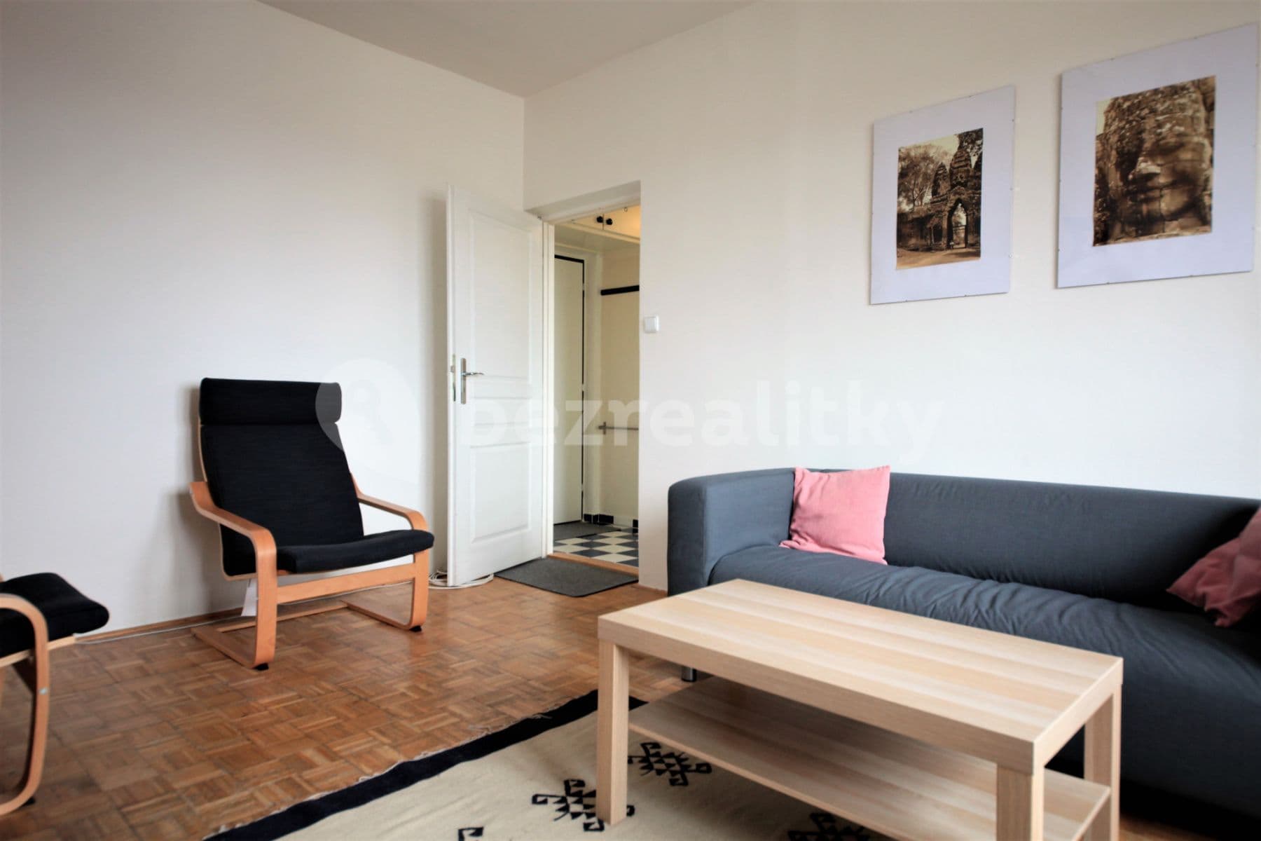 Pronájem bytu  53 m², Arabská, Praha, Praha