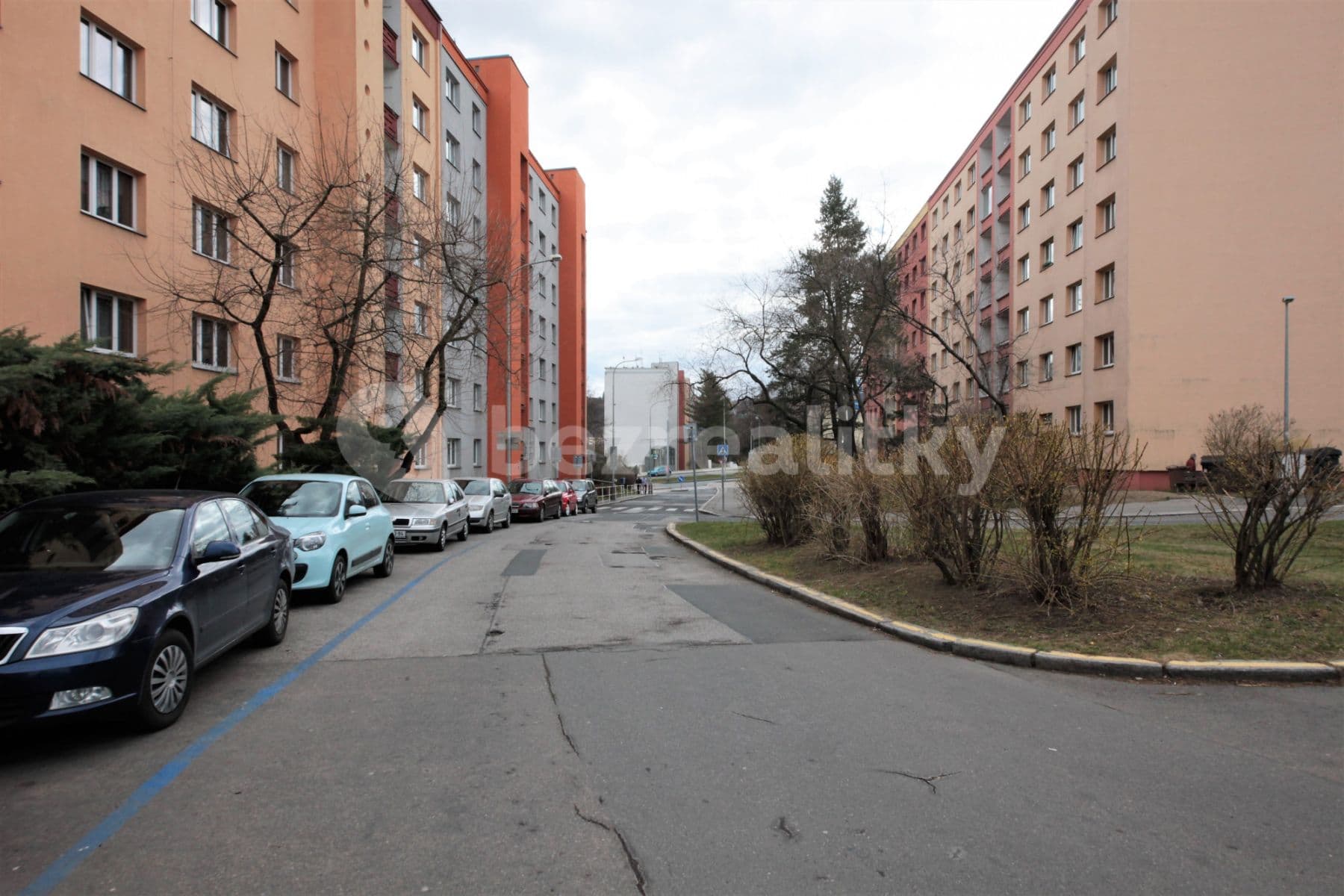 Pronájem bytu  53 m², Arabská, Praha, Praha