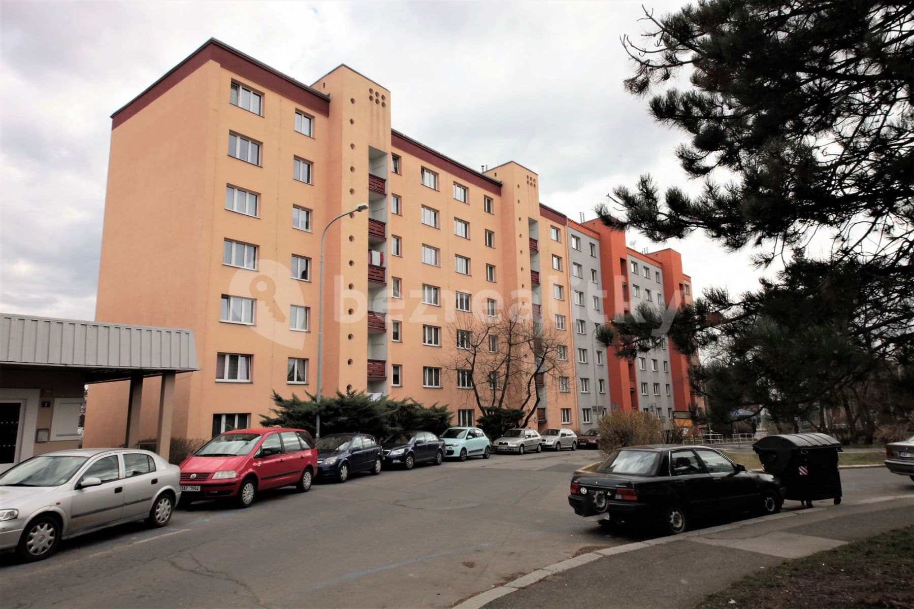 Pronájem bytu  53 m², Arabská, Praha, Praha