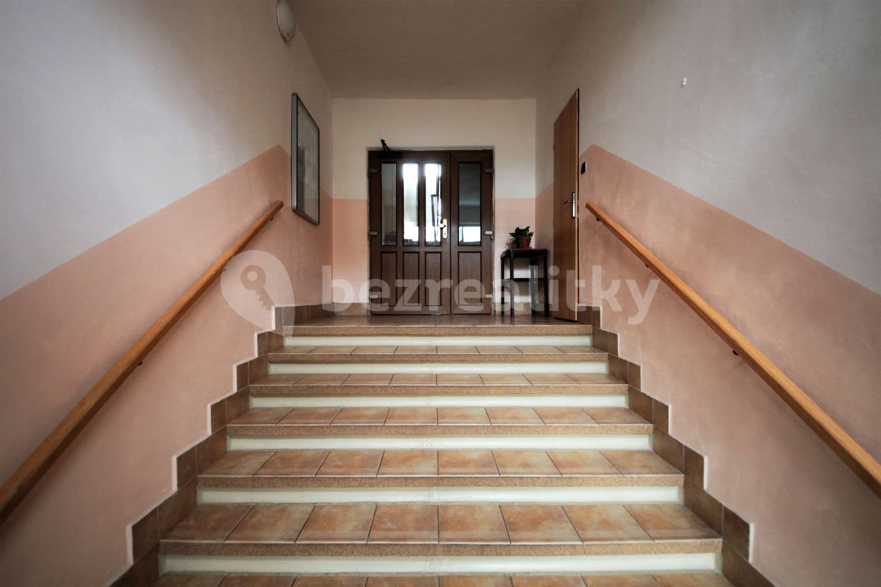 Pronájem bytu  53 m², Arabská, Praha, Praha