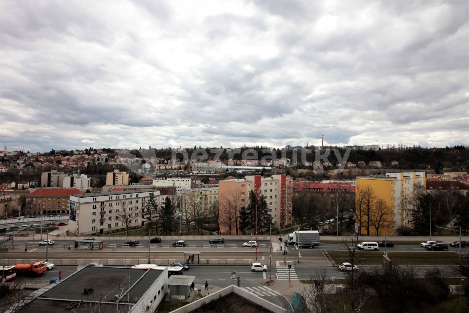 Pronájem bytu  53 m², Arabská, Praha, Praha