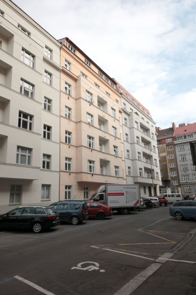 Pronájem bytu  40 m², Buchovcova, Praha, Praha