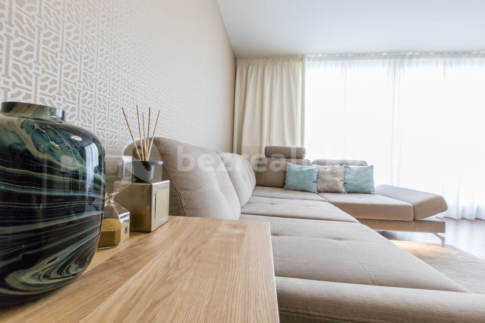 Pronájem bytu  120 m², Hartigova, Praha, Praha