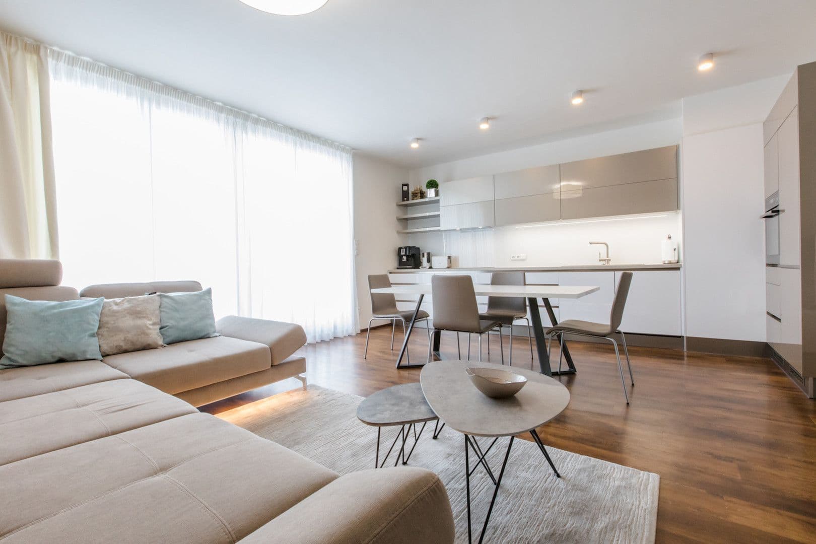 Pronájem bytu  120 m², Hartigova, Praha, Praha