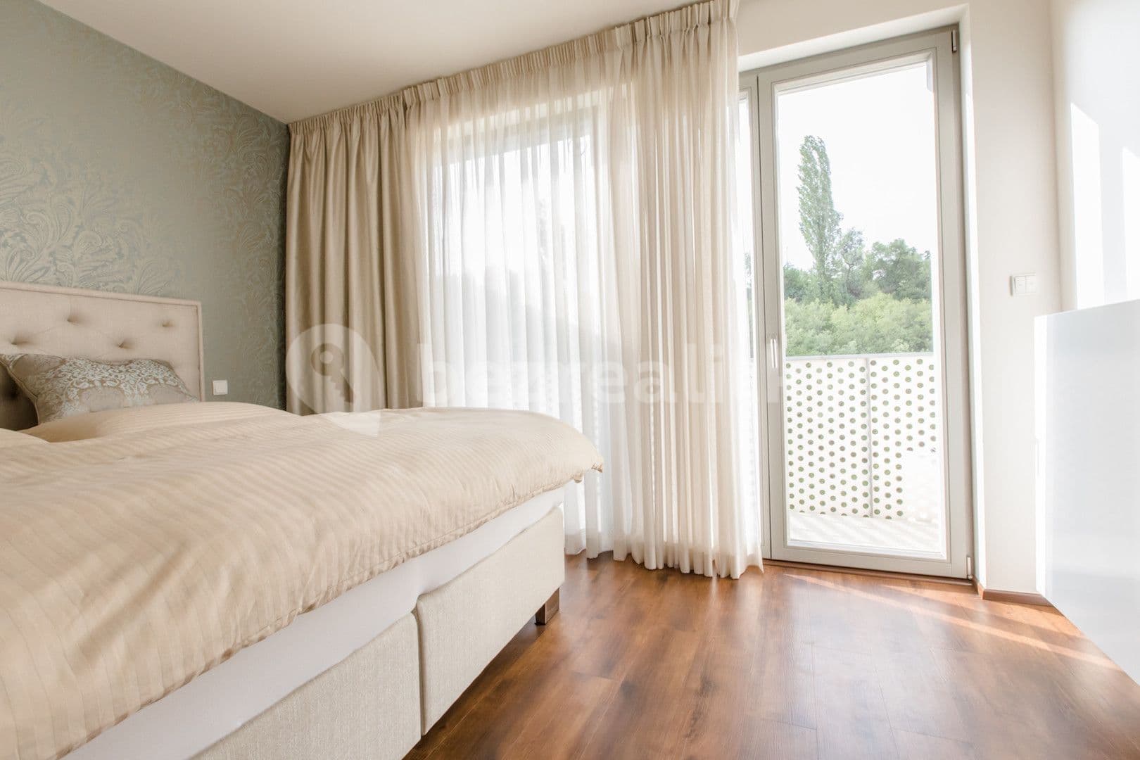 Pronájem bytu  120 m², Hartigova, Praha, Praha