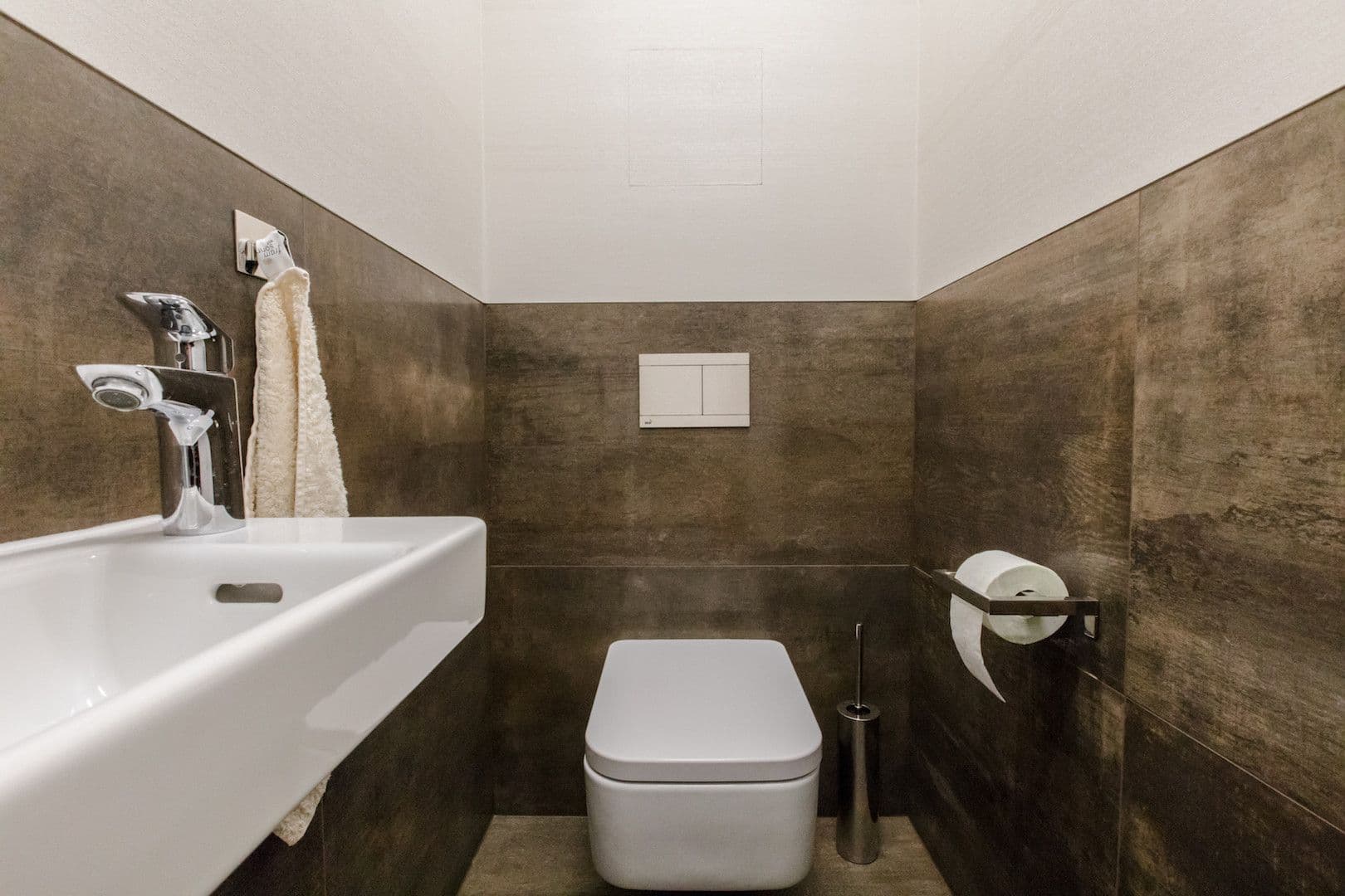 Pronájem bytu  120 m², Hartigova, Praha, Praha