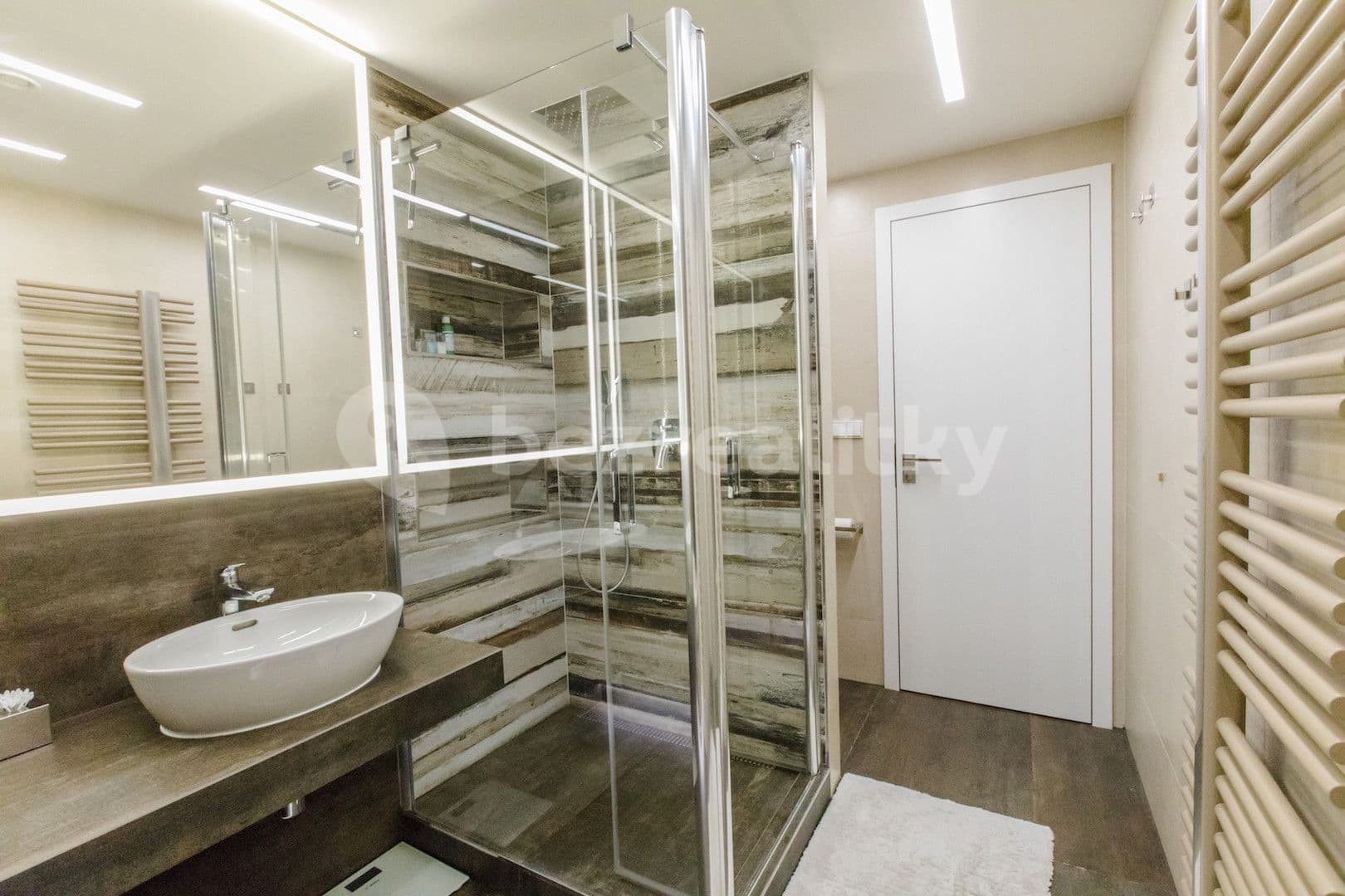 Pronájem bytu  120 m², Hartigova, Praha, Praha