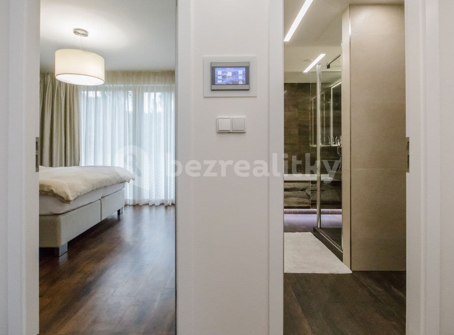 Pronájem bytu  120 m², Hartigova, Praha, Praha