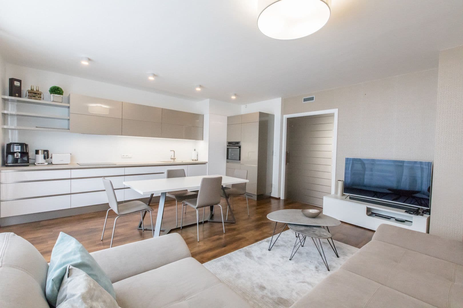 Pronájem bytu  120 m², Hartigova, Praha, Praha