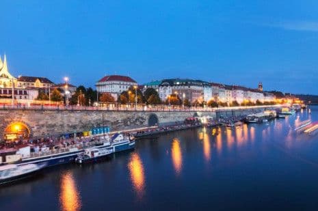 Pronájem bytu  120 m², Hartigova, Praha, Praha