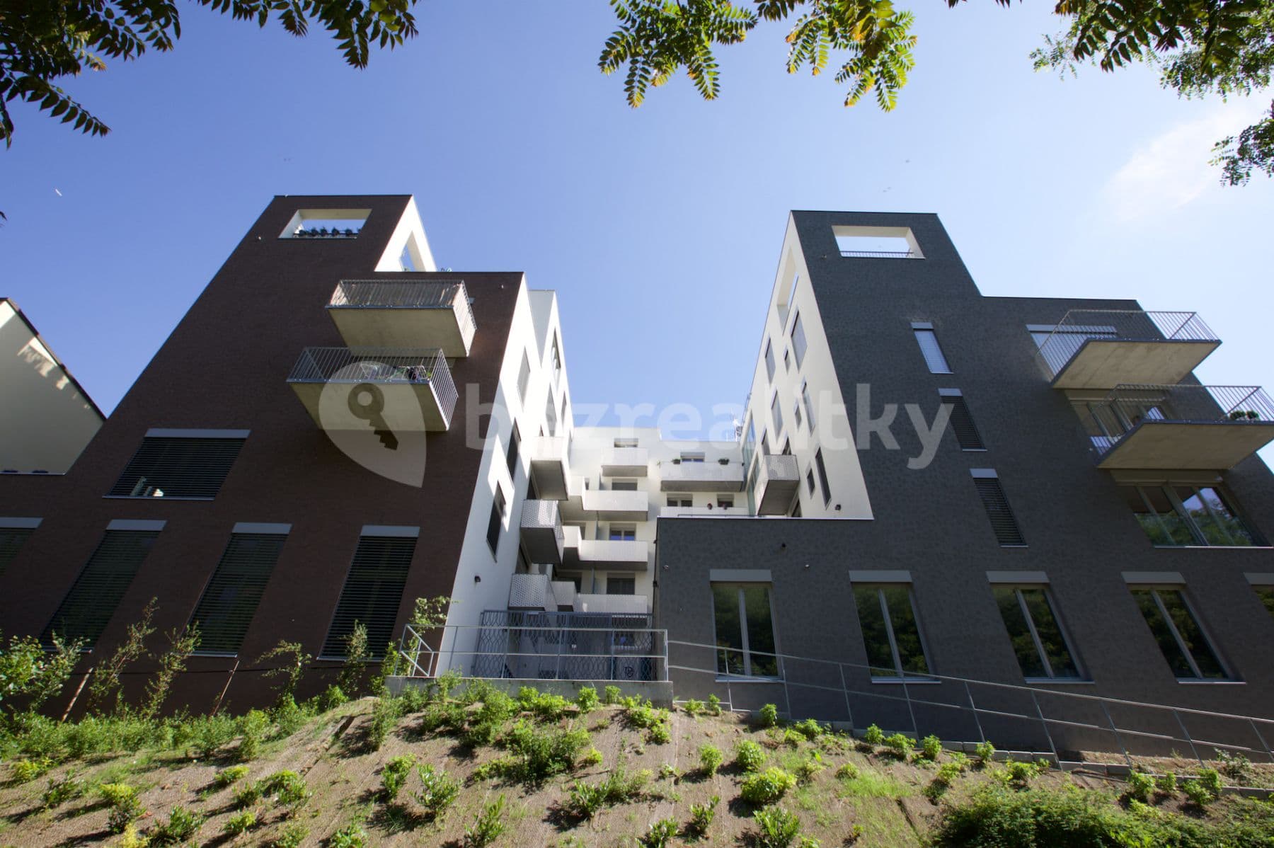 Pronájem bytu  120 m², Hartigova, Praha, Praha