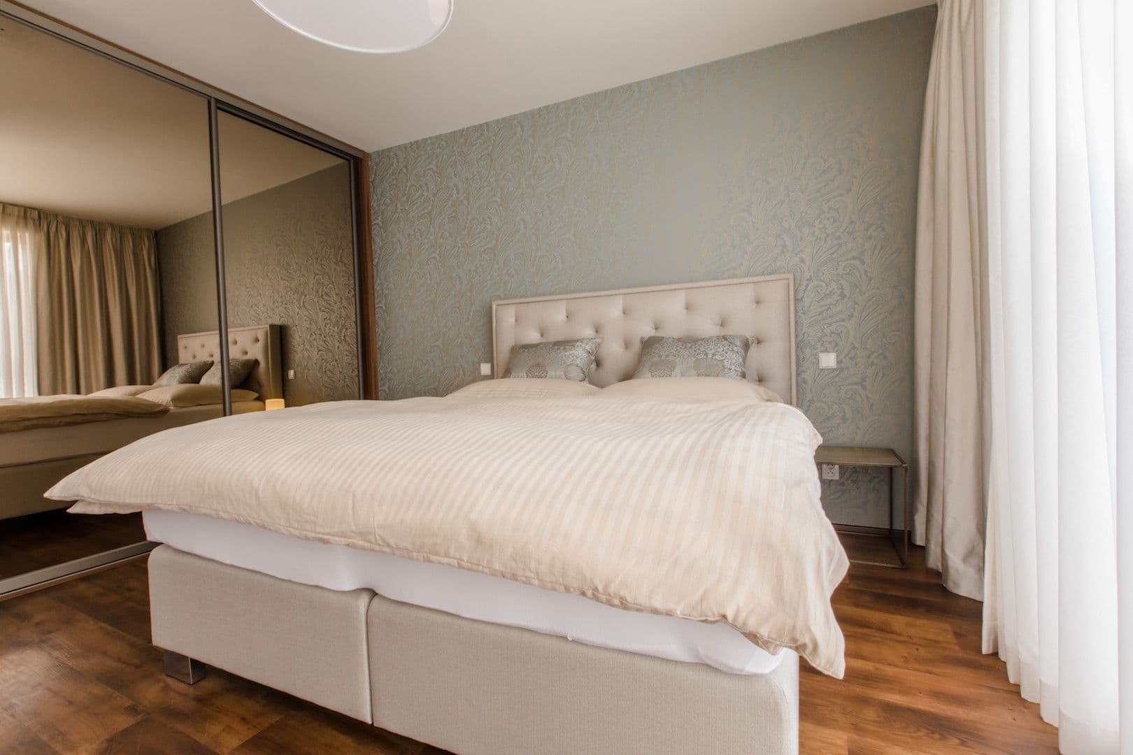 Pronájem bytu  120 m², Hartigova, Praha, Praha