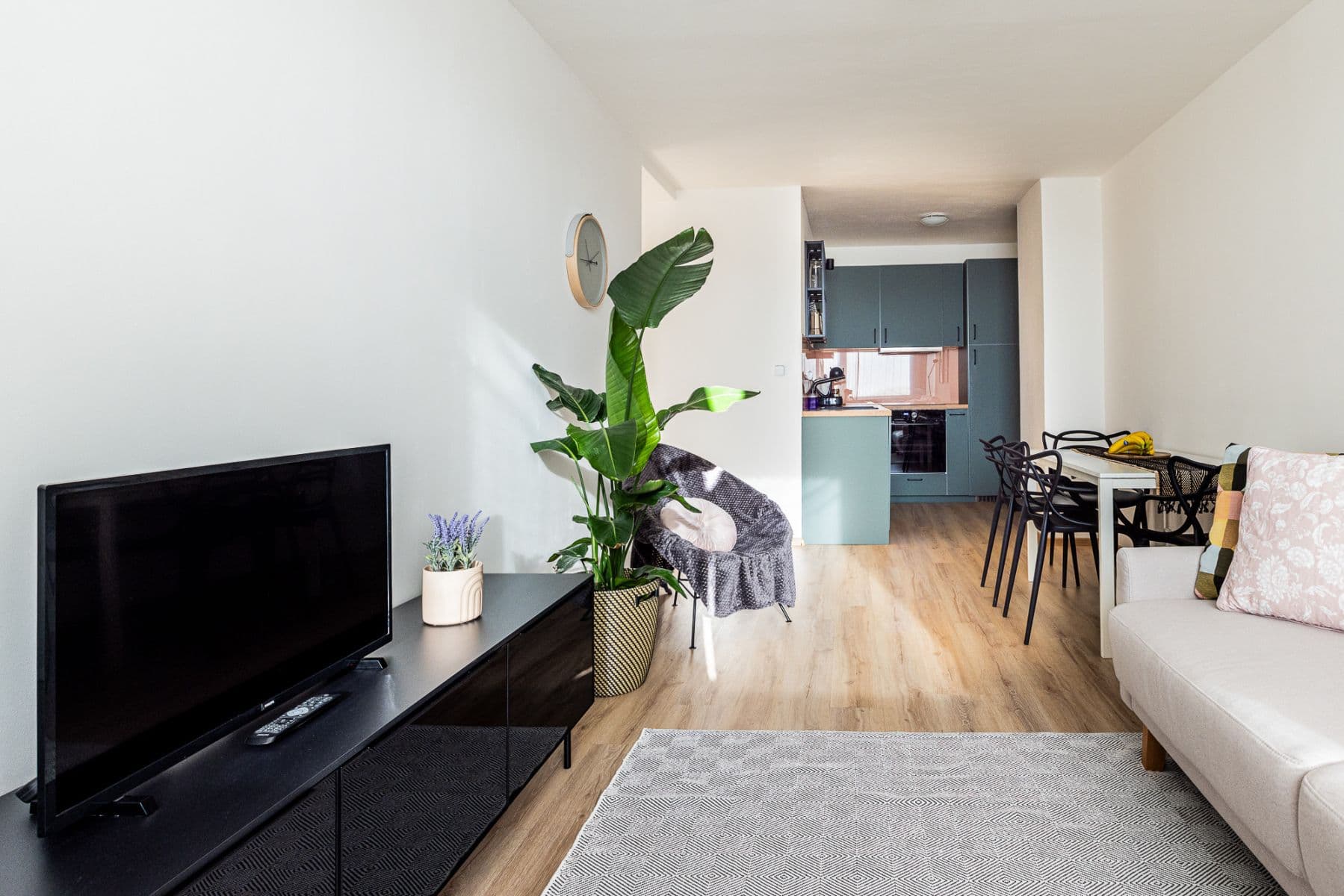 Pronájem bytu  45 m², Tusarova, Praha, Praha