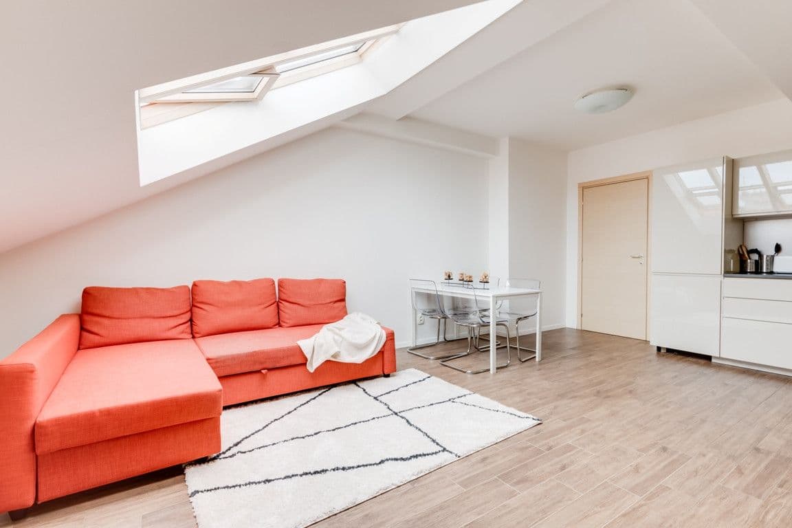 Pronájem bytu  55 m², Legerova, Praha, Praha