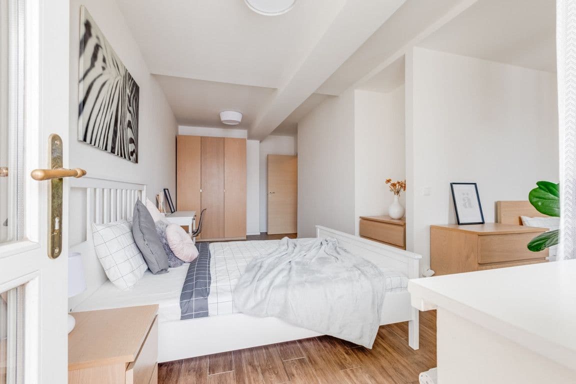 Pronájem bytu  55 m², Legerova, Praha, Praha