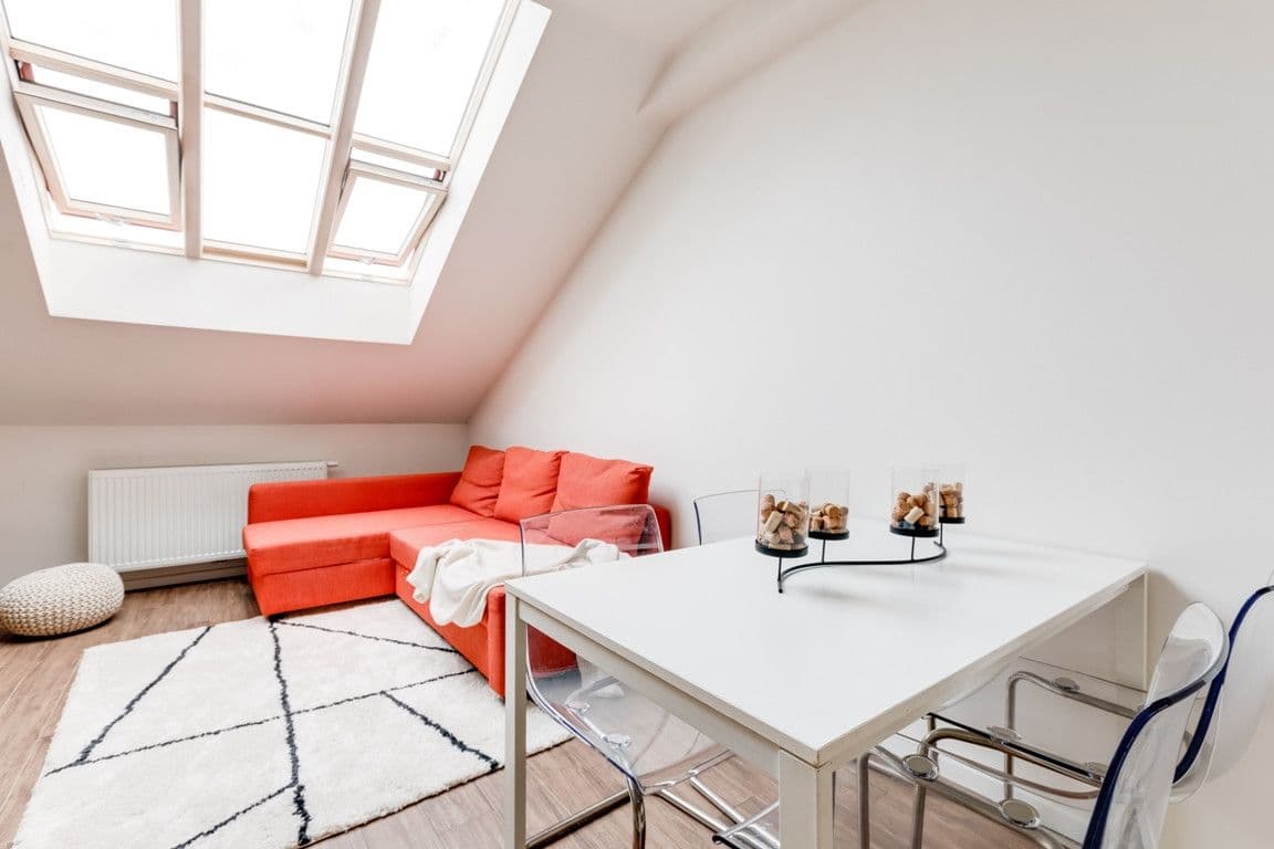 Pronájem bytu  55 m², Legerova, Praha, Praha
