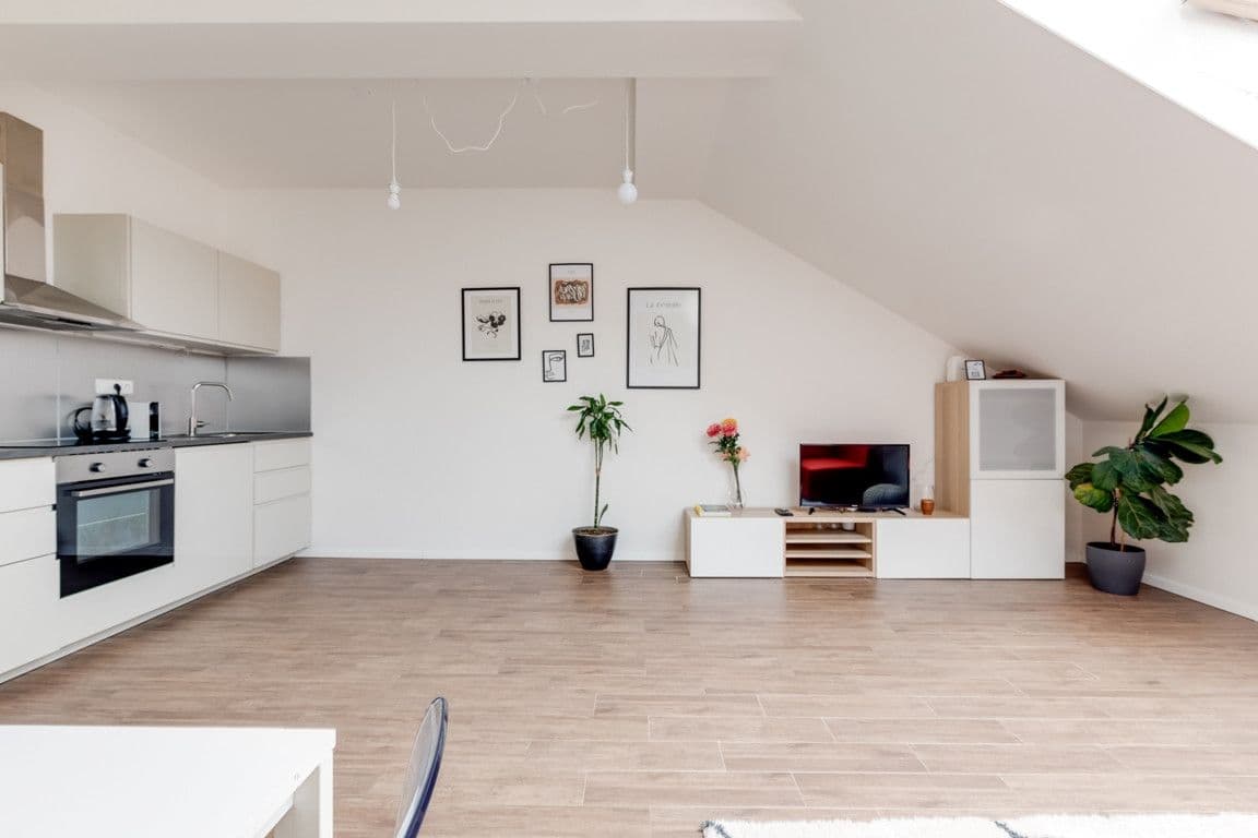 Pronájem bytu  55 m², Legerova, Praha, Praha