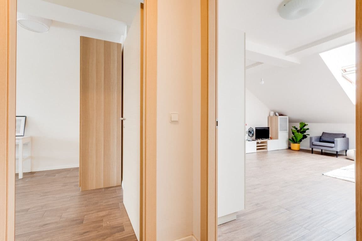 Pronájem bytu  55 m², Legerova, Praha, Praha