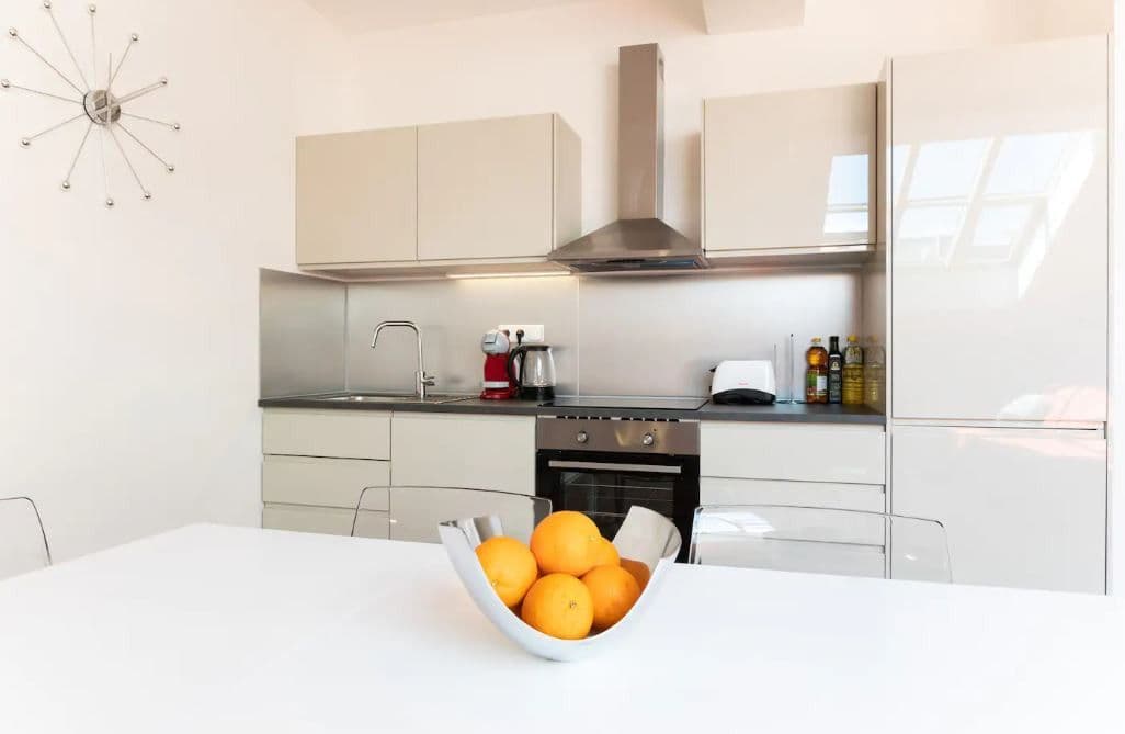 Pronájem bytu  85 m², Legerova, Praha, Praha