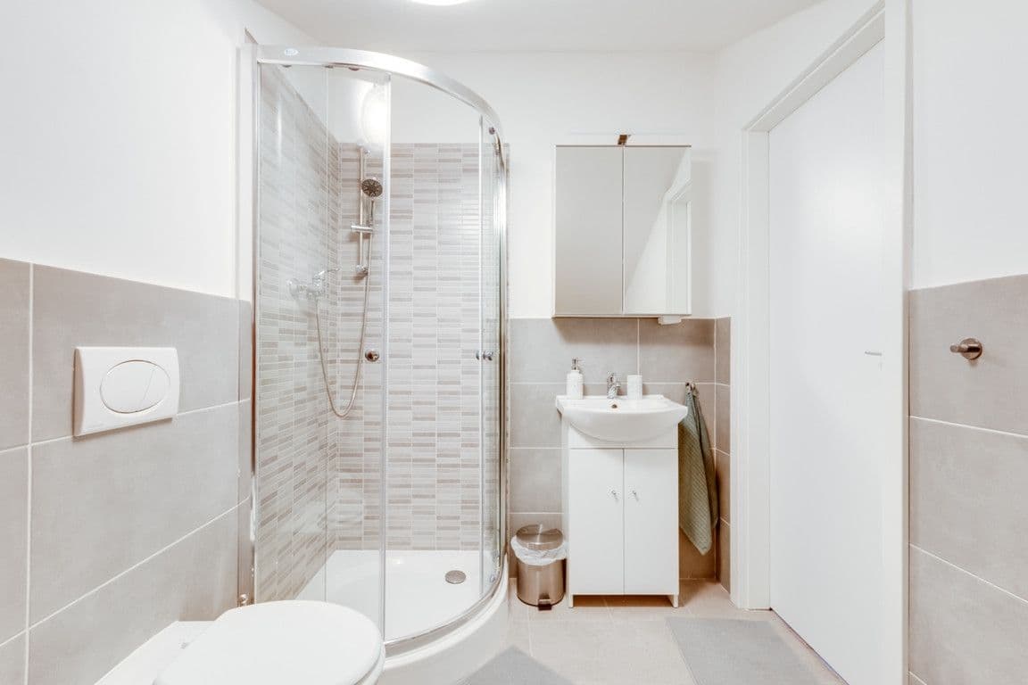Pronájem bytu  55 m², V Tůních, Praha, Praha