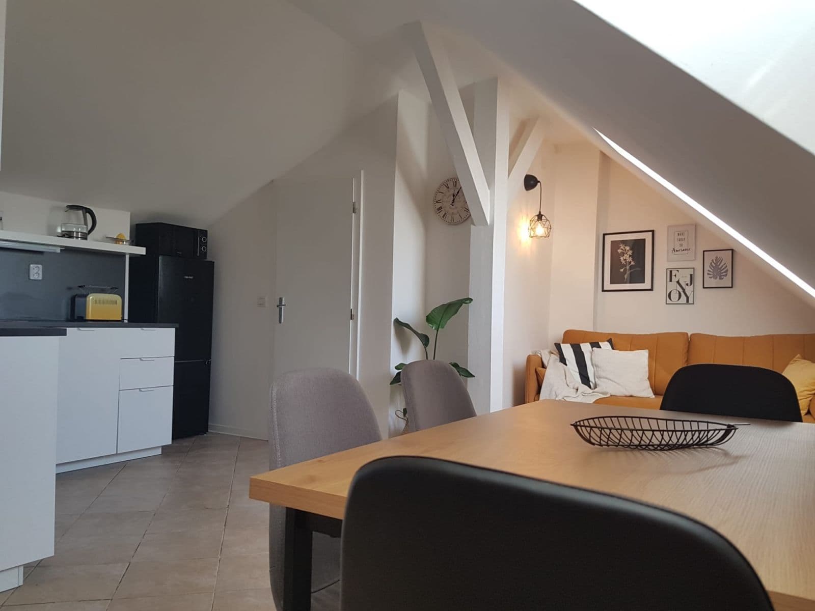 Pronájem bytu  55 m², V Tůních, Praha, Praha