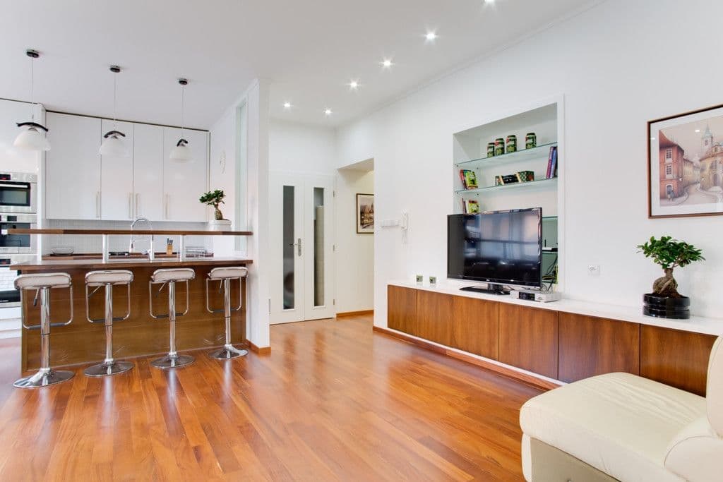 Pronájem bytu  70 m², Neklanova, Praha, Praha