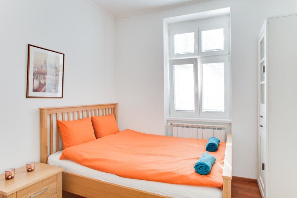 Pronájem bytu  70 m², Neklanova, Praha, Praha