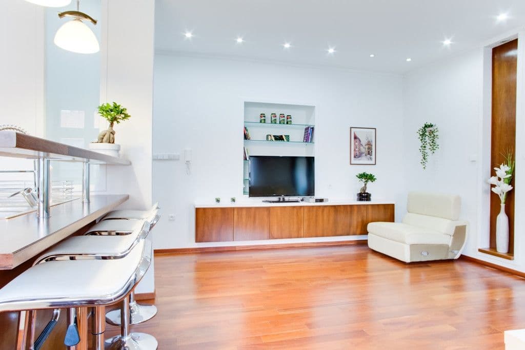 Pronájem bytu  70 m², Neklanova, Praha, Praha