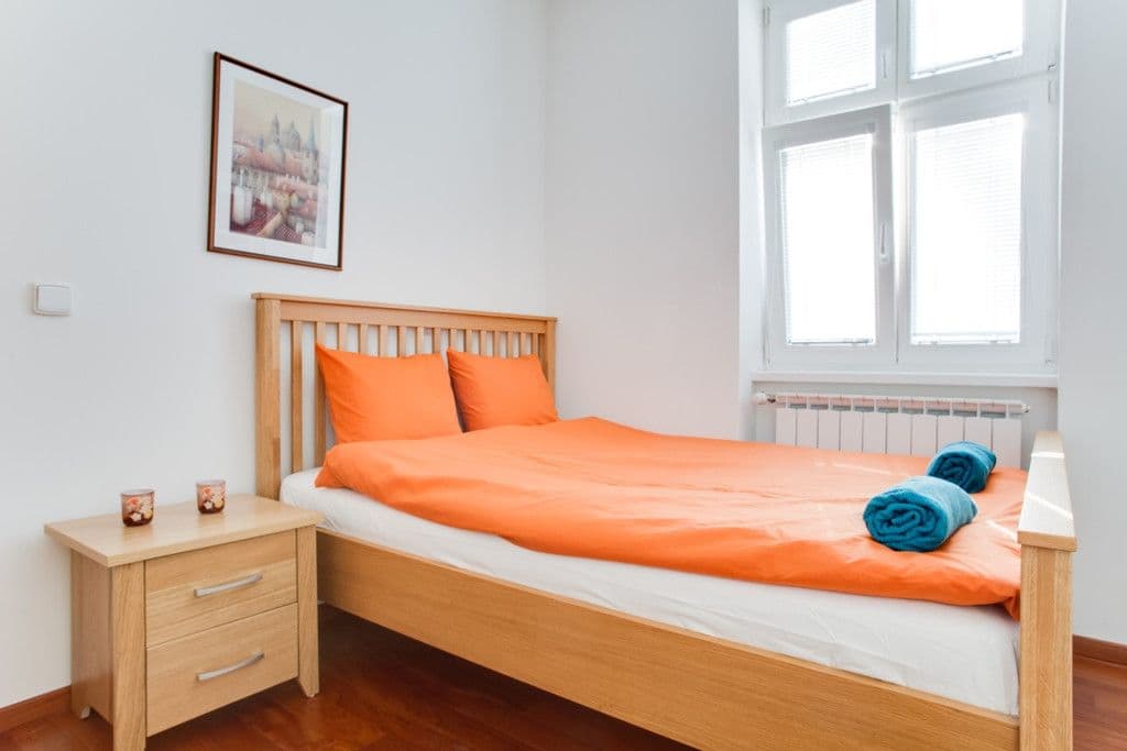 Pronájem bytu  70 m², Neklanova, Praha, Praha