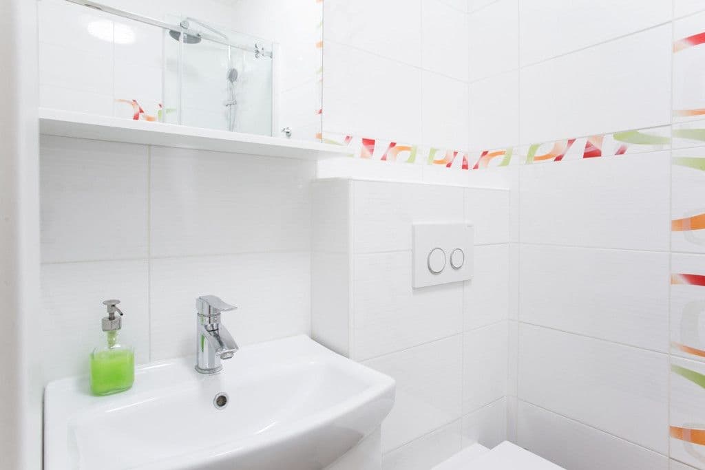 Pronájem bytu  70 m², Neklanova, Praha, Praha