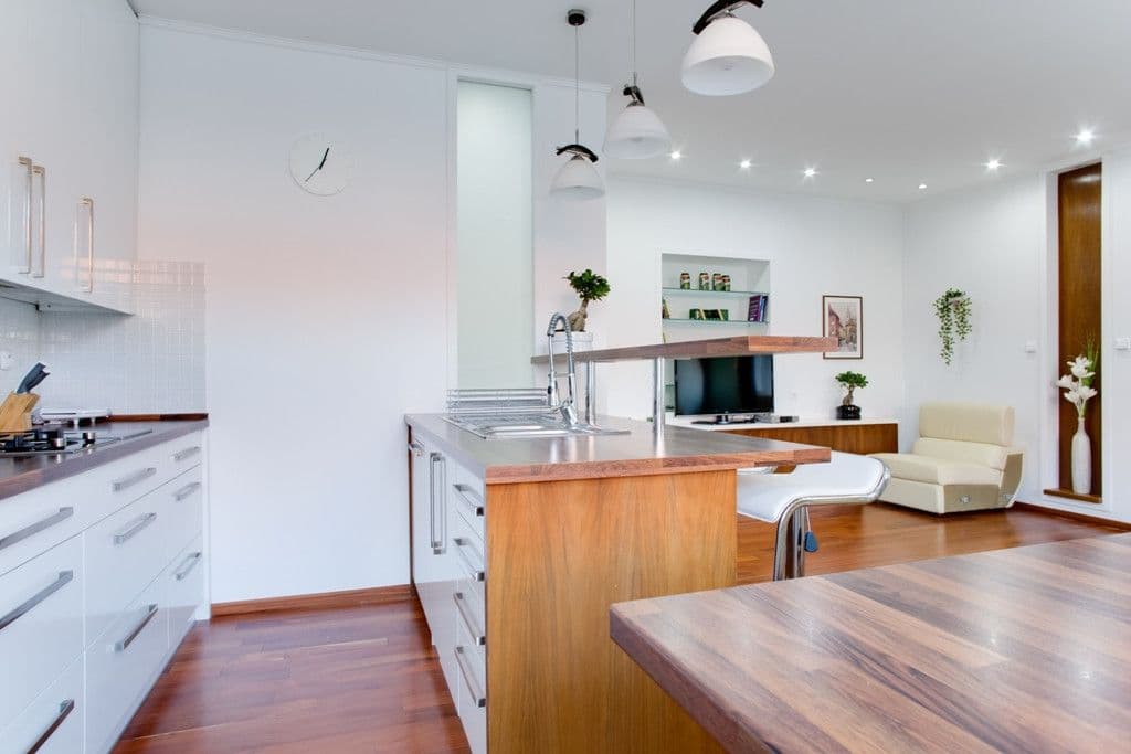 Pronájem bytu  70 m², Neklanova, Praha, Praha
